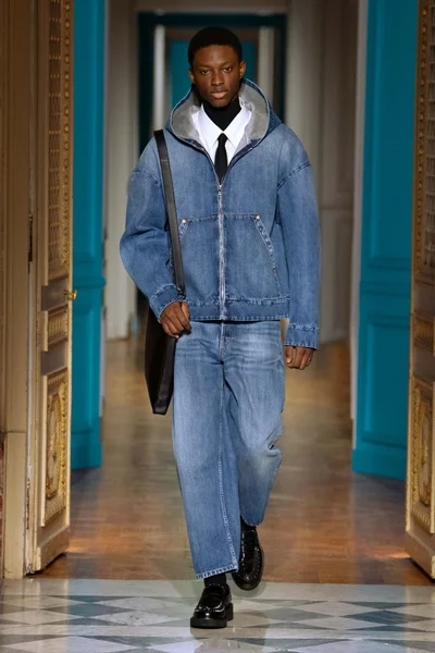 Look 32